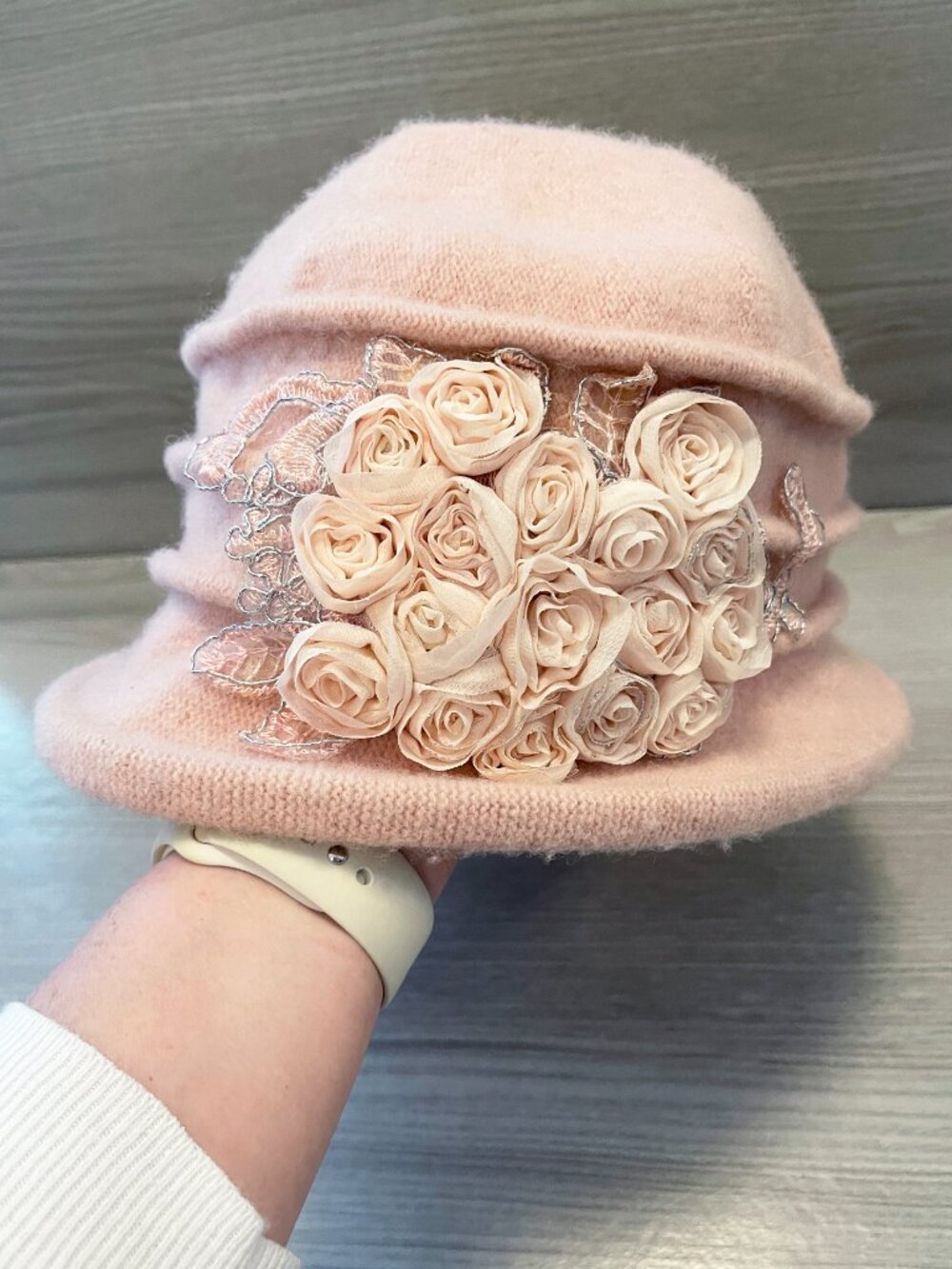 Soft & Warm Pink Wool Cloche Hat Floral Rosette Accent Vintage Style One Size - Picture 6 of 6